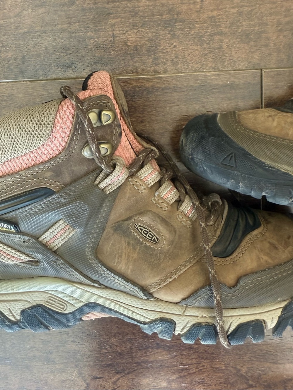 KEEN Brown and Pink Hiking Boots - Picture 2 of 5